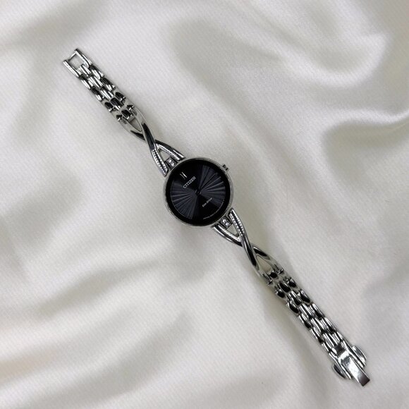 Citizen Eco-Drive Axiom Women’s Watch EX1420-50E Silver Feminine Dainty Like New - Picture 7 of 9